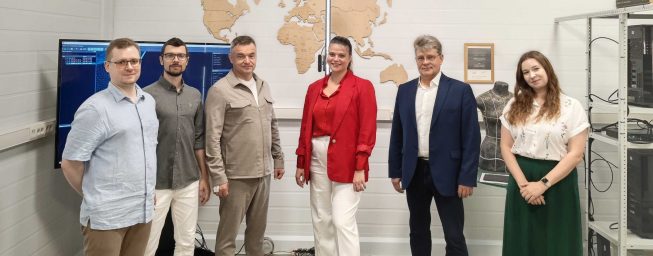 Заместитель министра Минпромторга России Василий Шпак посетил производство 3D-сканеров компании «Тексел»